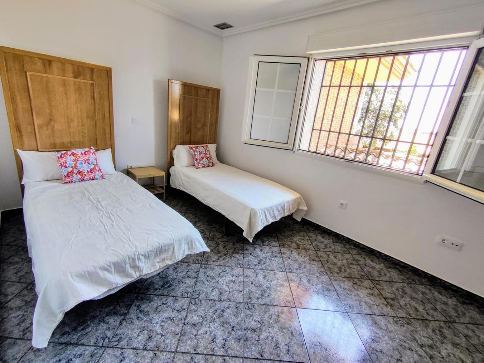 Preciosa Villa Para Grupos Grandes Con Piscina Y Bbq Casarrubios del Monte エクステリア 写真