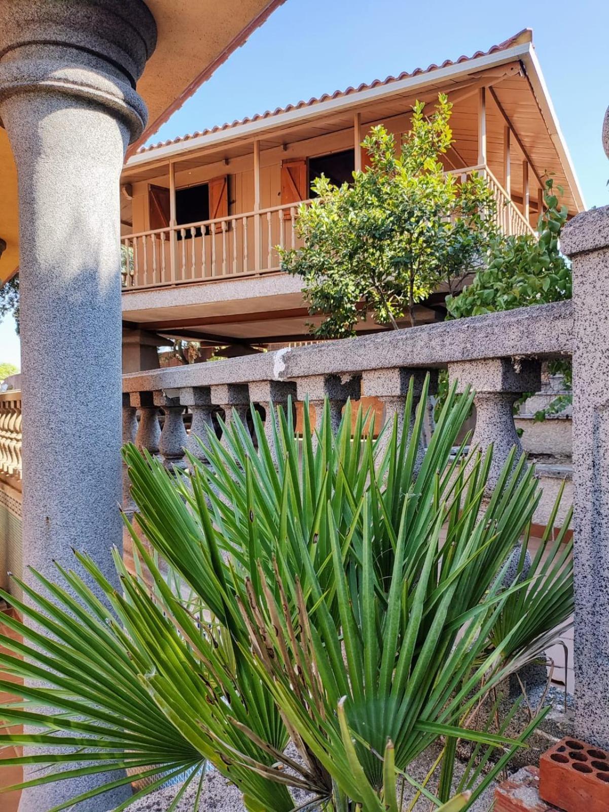 Preciosa Villa Para Grupos Grandes Con Piscina Y Bbq Casarrubios del Monte エクステリア 写真